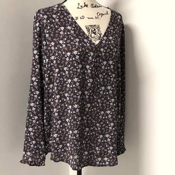 LOFT Tops - Loft Purple blue floral Top Women L